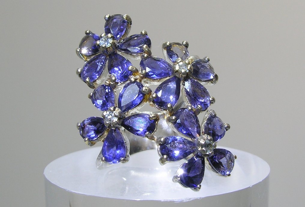 Iolit (eine Edelstein-Qualität von Cordierit) Ring - Höhe: 35 mm - Breite: 25 mm- 9.9 g - (1) #1.0