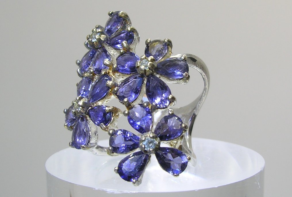 Iolit (eine Edelstein-Qualität von Cordierit) Ring - Höhe: 35 mm - Breite: 25 mm- 9.9 g - (1) #4.3