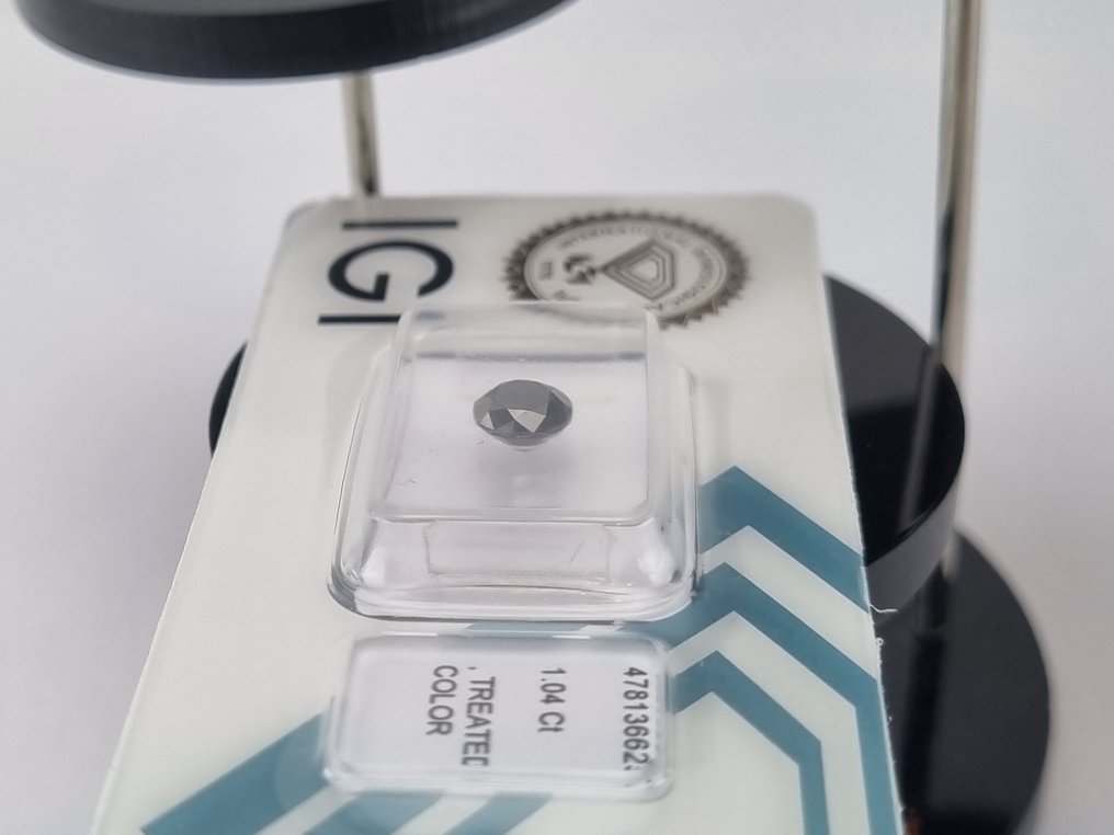 没有保留价 - 1 pcs 钻石 (经彩色处理) - 1.04 ct - 圆形 - 实验室报告中未指明 - 国际宝石研究院(IGI) #2.1