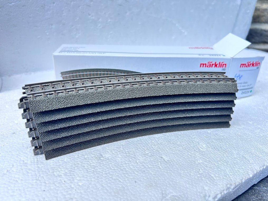Märklin H0 - 24130/24230/24330/430/224 - Modelltogspor (48) - C-rails bøyninger #2.1