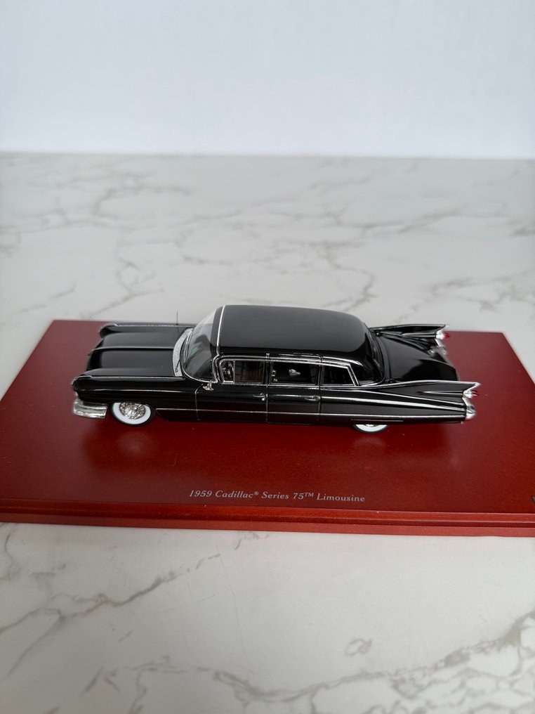 TrueScale Miniatures 1:43 - Modellauto - Rare TSM Model – 1:43 – Cadillac Series 75 Limousine (1959) – Black #2.1