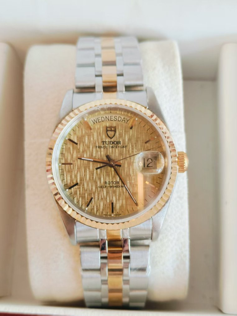 Tudor - Prince Date Day - Ingen reservasjonspris - 76213 Gold Linen Dial - Herre - 2000-2010  #1.0