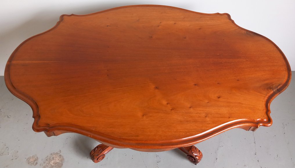 餐桌 - 红木 - 可能配送 #1.0