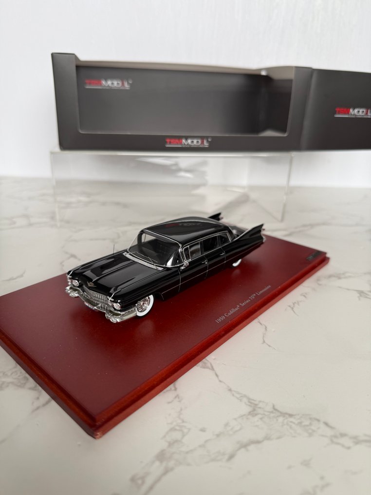 TrueScale Miniatures 1:43 - Modellauto - Rare TSM Model – 1:43 – Cadillac Series 75 Limousine (1959) – Black #1.0