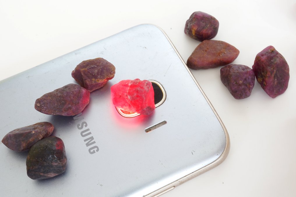 Ruby 209 carats of raw, untreated ruby crystals.- 41.82 g - (9) #4.3