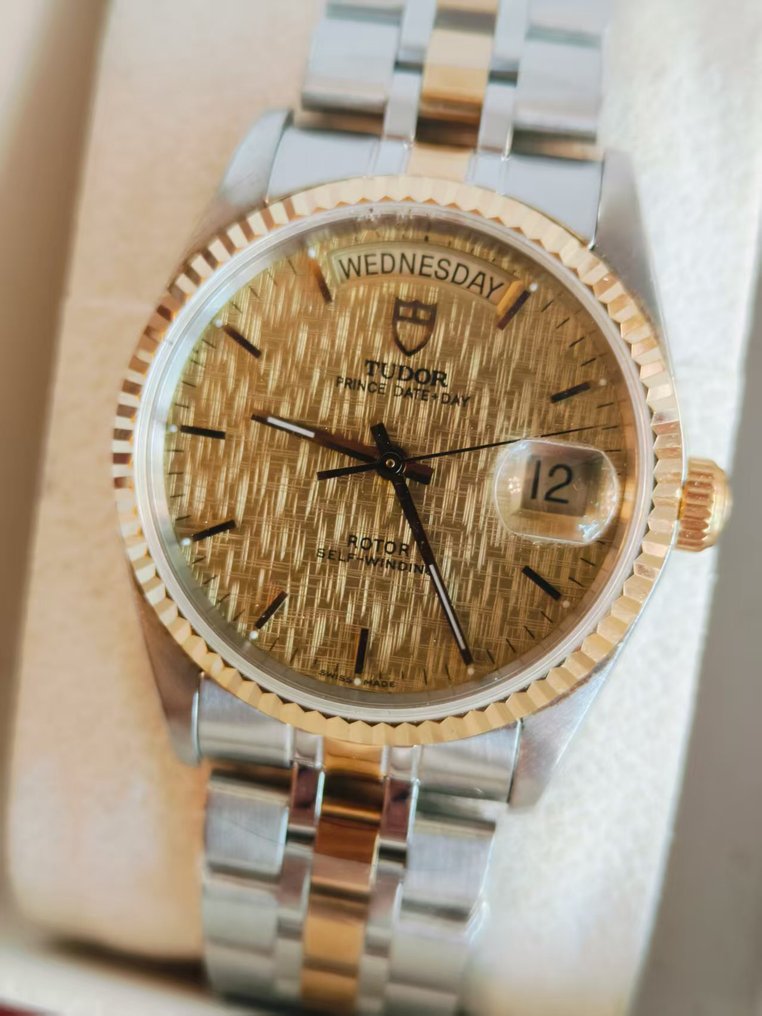 Tudor - Prince Date Day - Ingen reservasjonspris - 76213 Gold Linen Dial - Herre - 2000-2010  #2.1