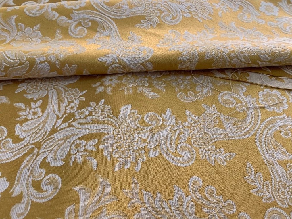 Antique Gold in Fabric: A Damask of Light and Memory - Upholstery fabric  - 2 m - 3.3 m #3.2
