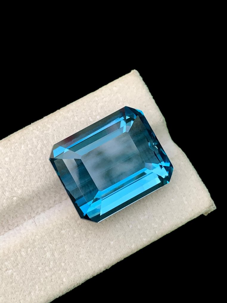 χωρίς τιμή ασφαλείας - 1 pcs Μπλε Τοπάζιο - 40.22 ct - Διεθνής Ένωση Έγχρωμων Πολύτιμων Λίθων (ICA GemLab) #3.2