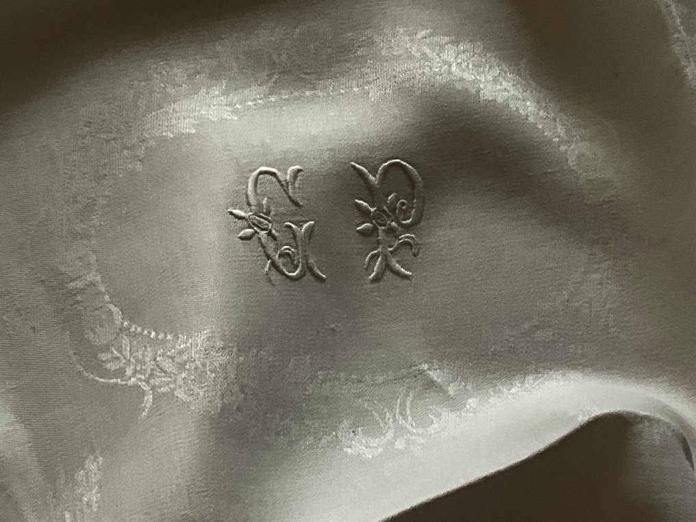 6 Early XXth Century silk and linen damask napkins with C.P. initials. - Napkin  - 68 cm - 80 cm #1.0