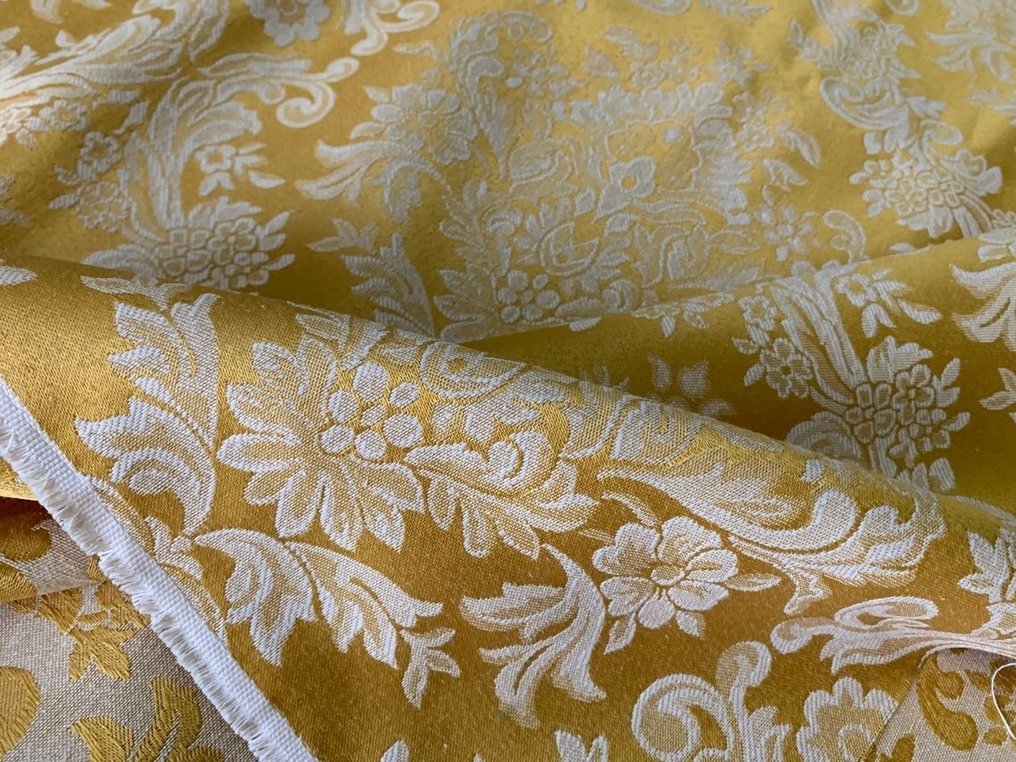 Antique Gold in Fabric: A Damask of Light and Memory - Upholstery fabric  - 2 m - 3.3 m #4.3