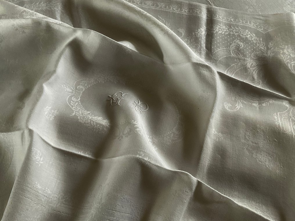 6 Early XXth Century silk and linen damask napkins with C.P. initials. - Napkin  - 68 cm - 80 cm #4.3