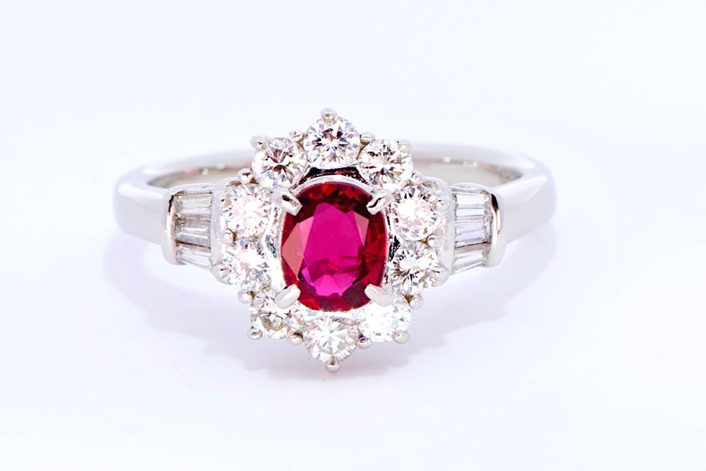 Ring Platinum - 1.11ct. tw. Ruby - Diamond #1.0