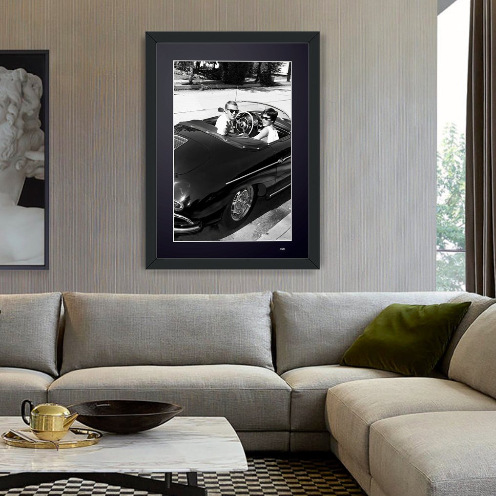 Steve McQueen & Neile Adams - 1961 - Porsche 356 1600 Super Speedster - Fine Art Photography - Luxury Wooden Frame 70X50 cm - Limited Edition 01 of 30 - Serial 30185 - Original Certificate (COA), Hologram - 100% New. Shipping Reduction from 3 items #4.3