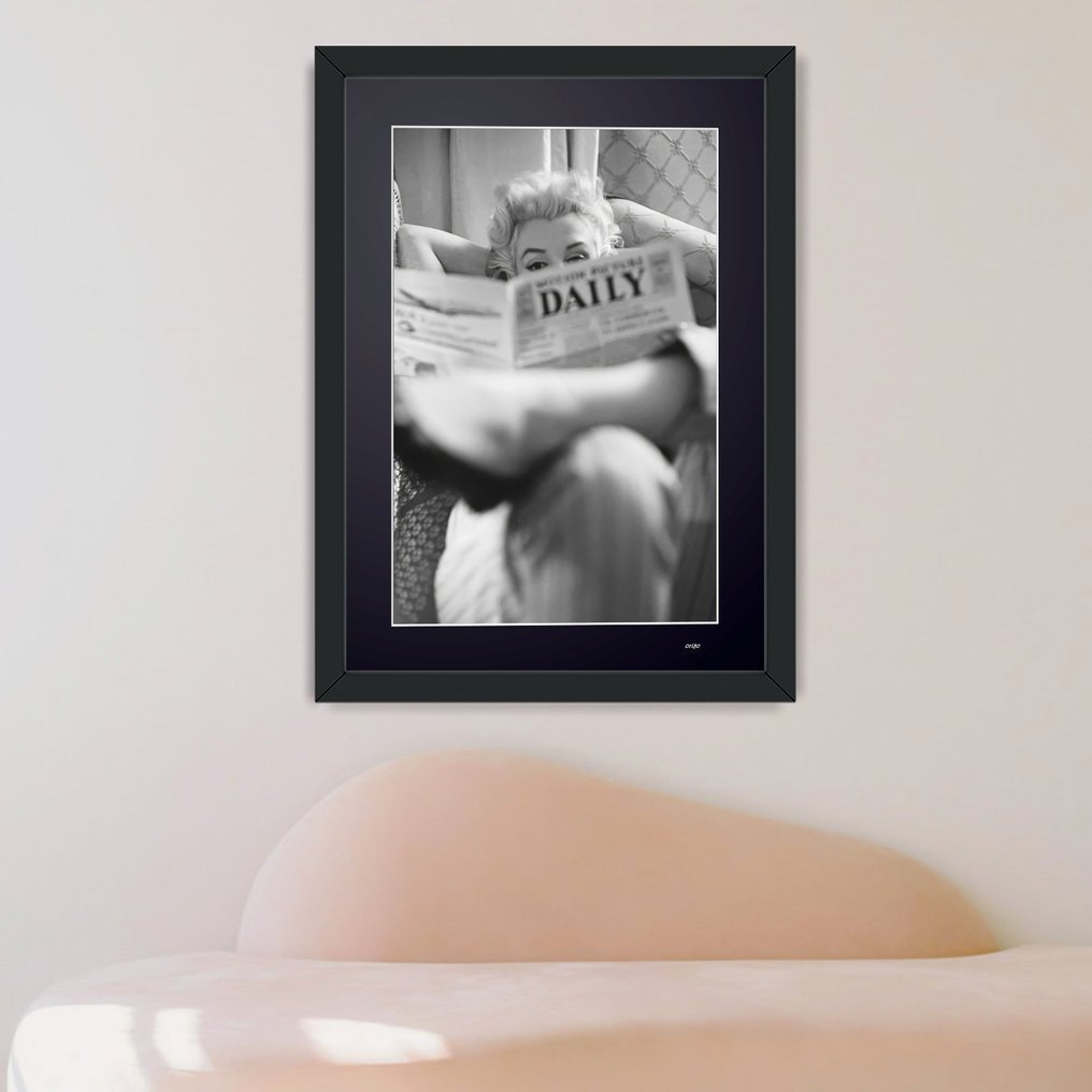 Marilyn Monroe - Ambassador Hotel in New York City, US, 24th March 1955 - Fine Art Photography - Luxury Wooden Frame 70X50 cm - Limited Edition 03 of 30 - Serial 30186 - Original Certificate (COA), Hologram - 100% New. Shipping Reduction from 3 items #1.0