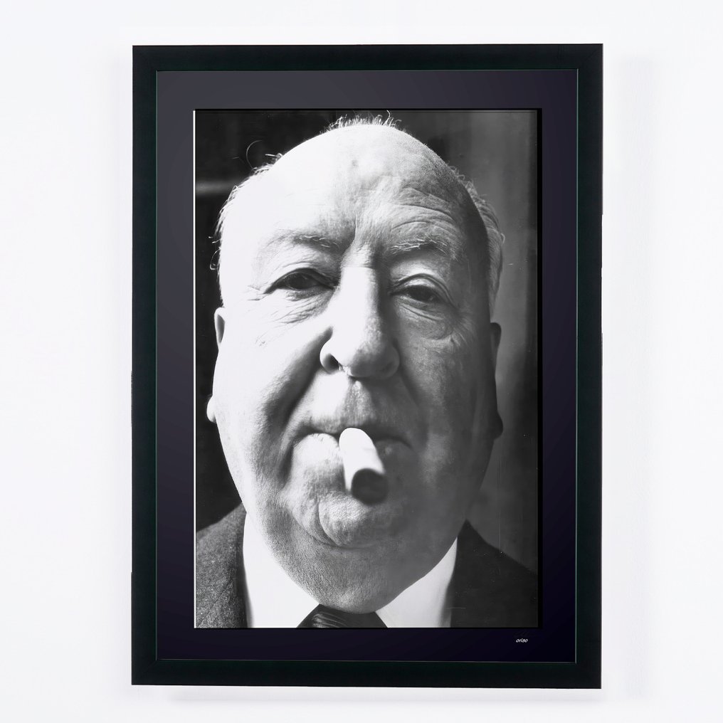Alfred Hitchcock - The Master of Suspense (1963) - Fine Art Photography - Luxury Wooden Frame 70X50 cm - Limited Edition 05 of 30 - Serial 30738 - Original Certificate (COA), Hologram - 100% New. Shipping Reduction from 3 items #1.0