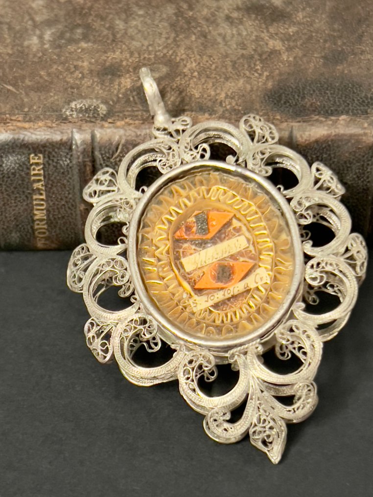  Λειψανοθήκη - Γυαλί, Ασημί - 1750-1800 - Άγιος Ιωάννης της Κομποστέλας - Αγία Παρθένος Μαρία  #1.0