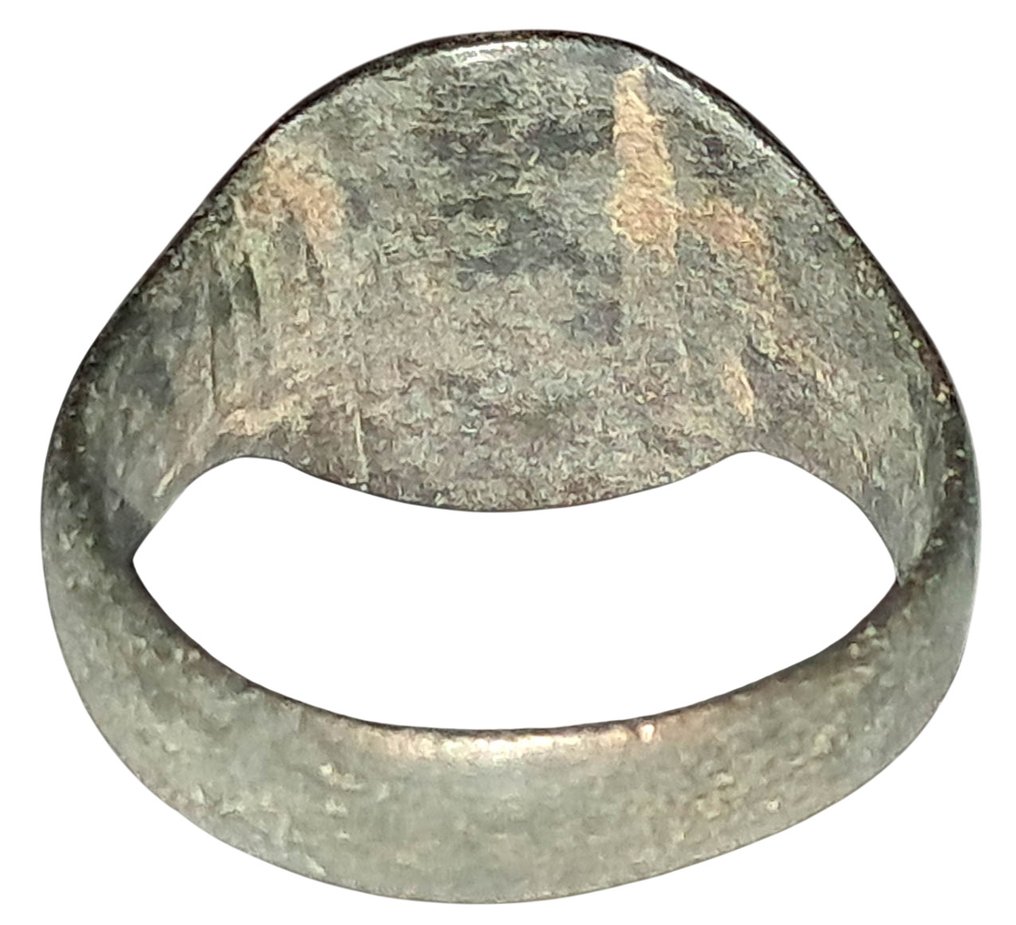 Μεσαιωνική, εποχή σταυροφόρων Χάλκινο δαχτυλίδι με περίτεχνη διακόσμηση και όμορφες χαράξεις - 17 mm - 11/13ος αιώνας μ.Χ. Δαχτυλίδι  (χωρίς τιμή ασφαλείας) #1.0