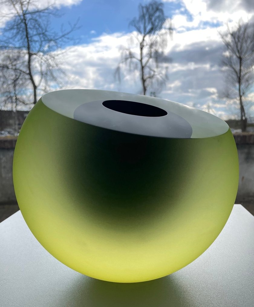 George Broft Unique 8,8 kilo! - Escultura, “ KIWI” - 19 cm - Vidro #4.3