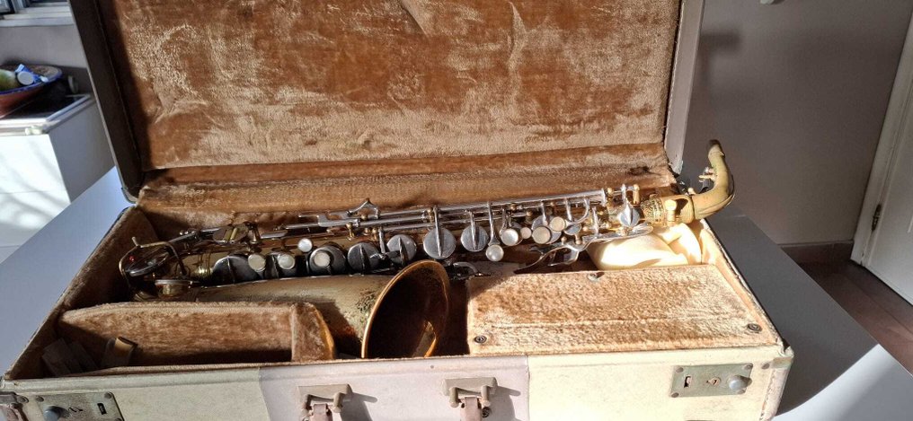C.G. Conn - 6 M   "NAKED LADY" 535592 -  - Saxofone alto - Estados Unidos - 1955 #1.0