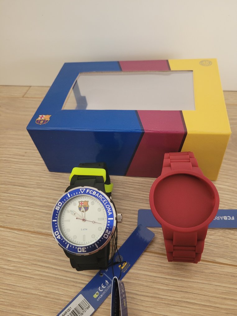 巴塞罗那足球俱乐部 - 光彩照人的时钟。官方产品。  #2.1