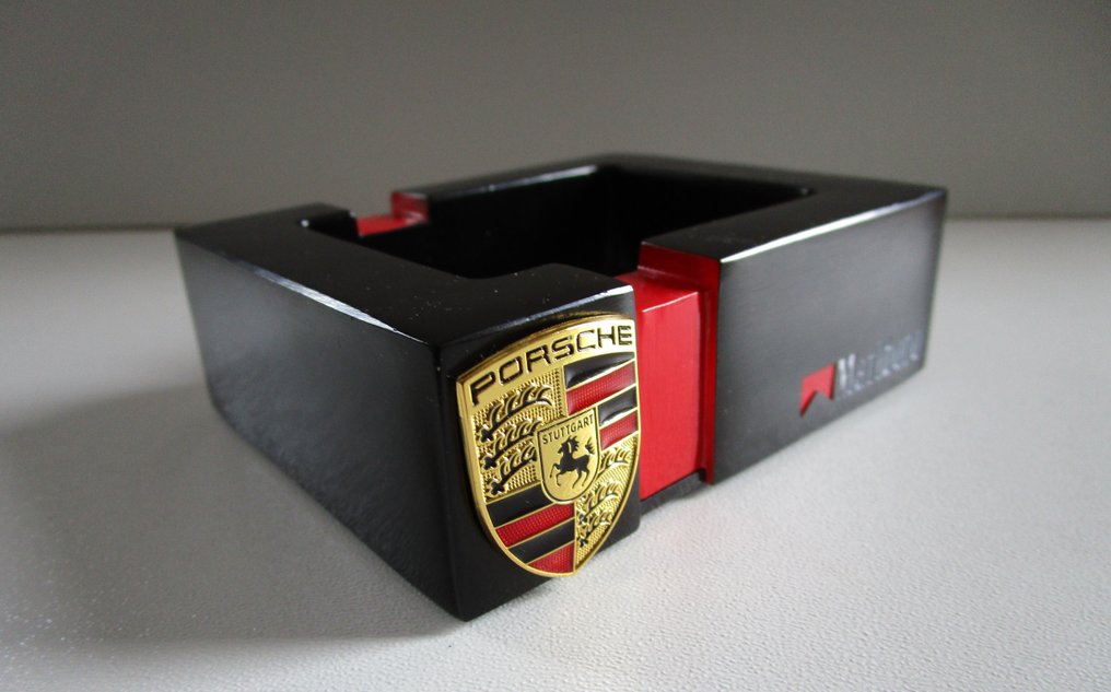 Porsche / Marlboro - rare aluminum ashtray - as a button, an office container as a decoration - 纸镇 - 金属 #1.0