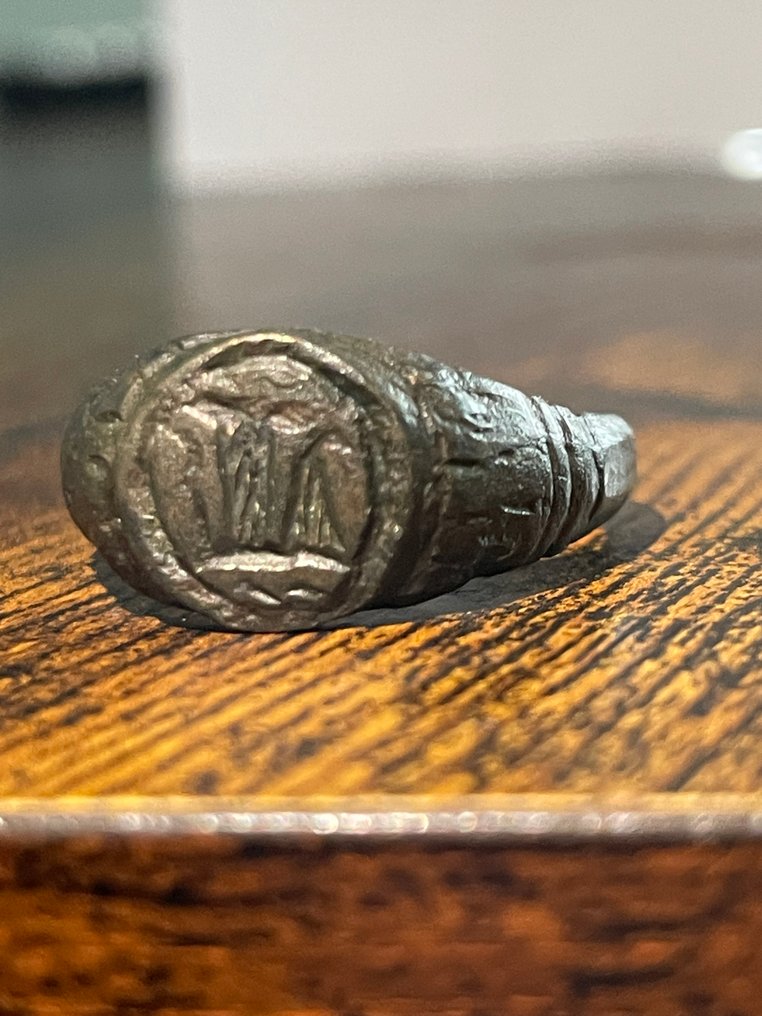 Early medieval signet ring (No Reserve Price) #1.0