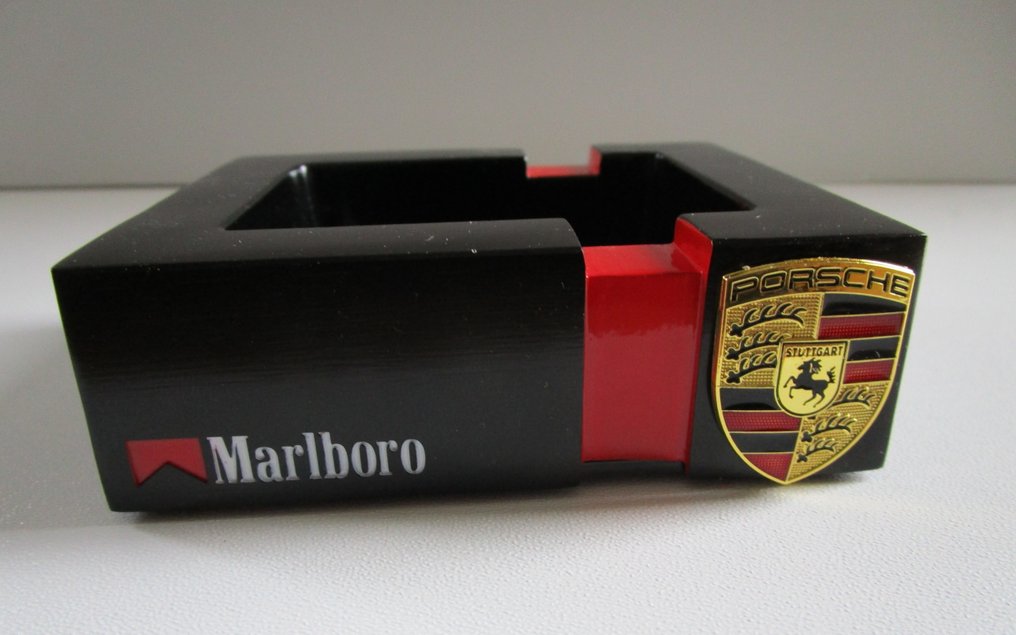 Porsche / Marlboro - rare aluminum ashtray - as a button, an office container as a decoration - 纸镇 - 金属 #2.1
