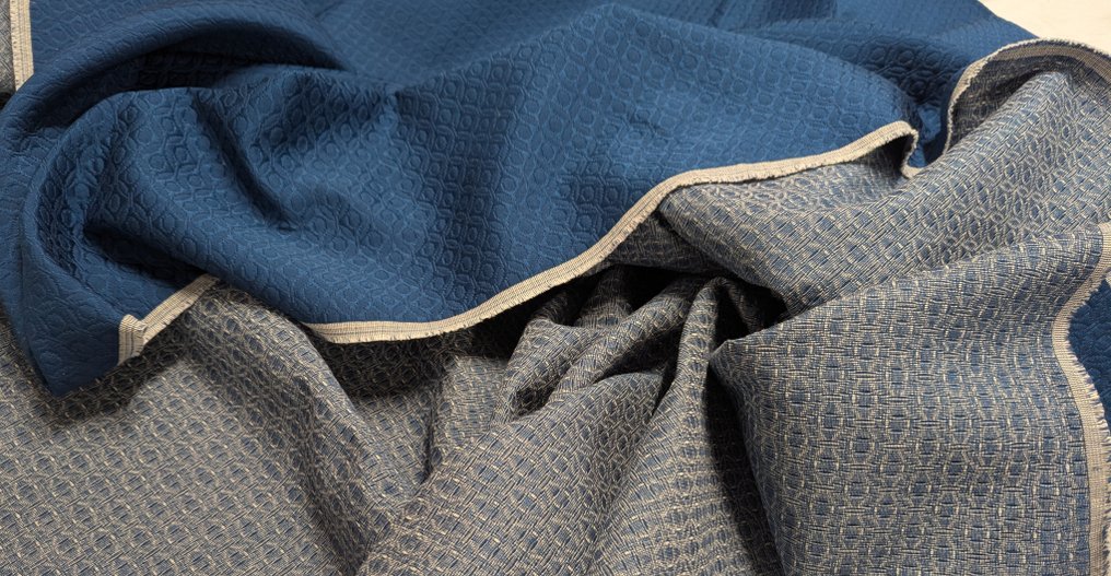 Blu profondo, eleganza senza tempo – Yamadori Top by Luxury Living Group - Polstringsstoff  - 380 cm - 260 cm #3.2