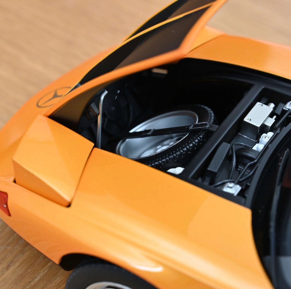 Norev 1:18 - Modellbil - Mercedes-Benz C 111 / II 1970 Weissherbs métallisé 1/18 - Begrenset utgave #2.1