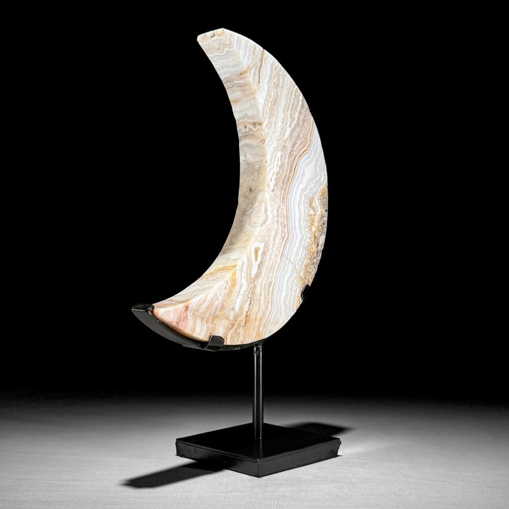 NO RESERVE PRICE - Wonderful Lace Agate Moon-Shaped on a custom stand - Height: 28.4 cm - Width: 17.5 cm- 1700 g - (3) #1.0