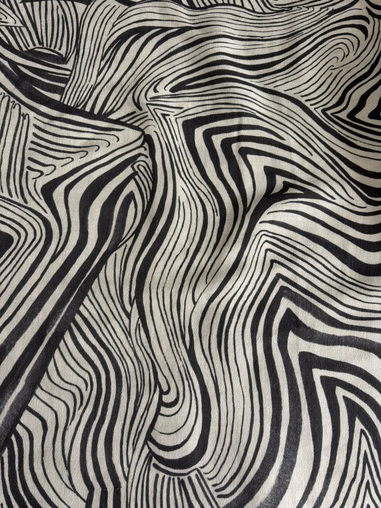 Fabric cut for decoration, stylized wave design with zebra effect, in black and white. - Upholstery fabric - 300 cm - 280 cm - Viscose and Cotton #1.0