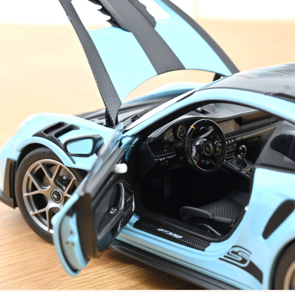 Norev 1:18 - Modellino di auto - Porsche 911 GT3 RS type 992 pack weissach - 2024 #4.3