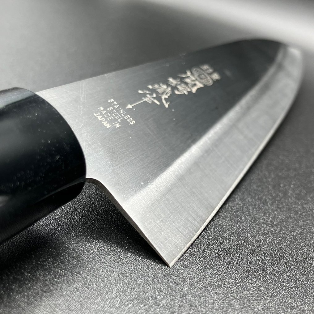 関鍔蔵(Seki Tsubazo)  Handcrafted by master artisans - Kitchen knife -  牛刀包丁(Gyuto Knife) - stainless steel, Wood - Japan #3.2