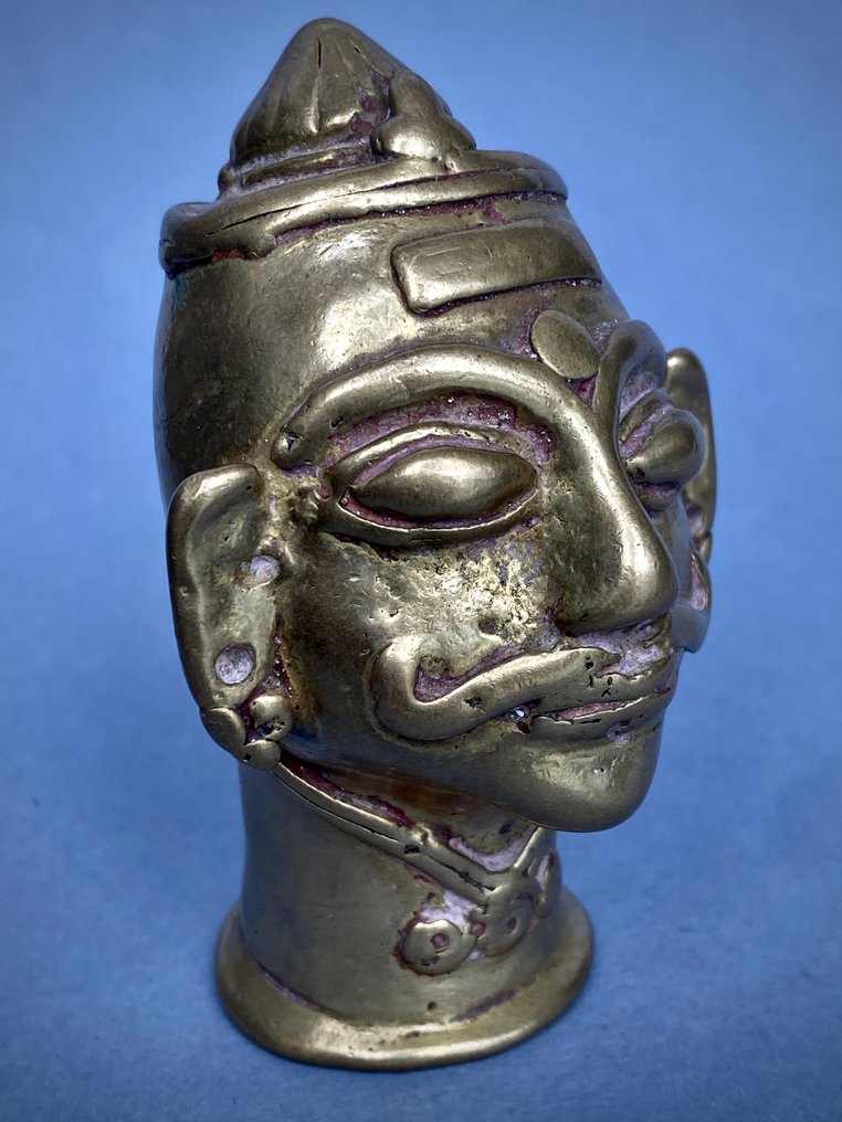 Skulptur, Mukhaliṅga con śivaliṅga apicale e banda di vibhūti con bindu centrale, India, XVIII–XIX secolo - 8.5 cm - Bronzeguss mit verlorener Wachsmethode #1.0