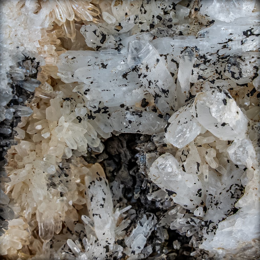 Very rare agate quartz sphere with druzy. A treasure of nature from Brazil- 1225.16 g #3.2