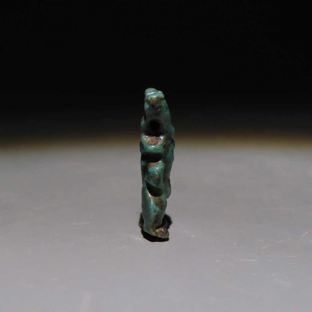 Αρχαία Αιγυπτιακή Faience Μενταγιόν Μπες. Τελευταία Περίοδος, 664 - 332 π.Χ. ύψους 1,8 εκ.  (χωρίς τιμή ασφαλείας) #3.2