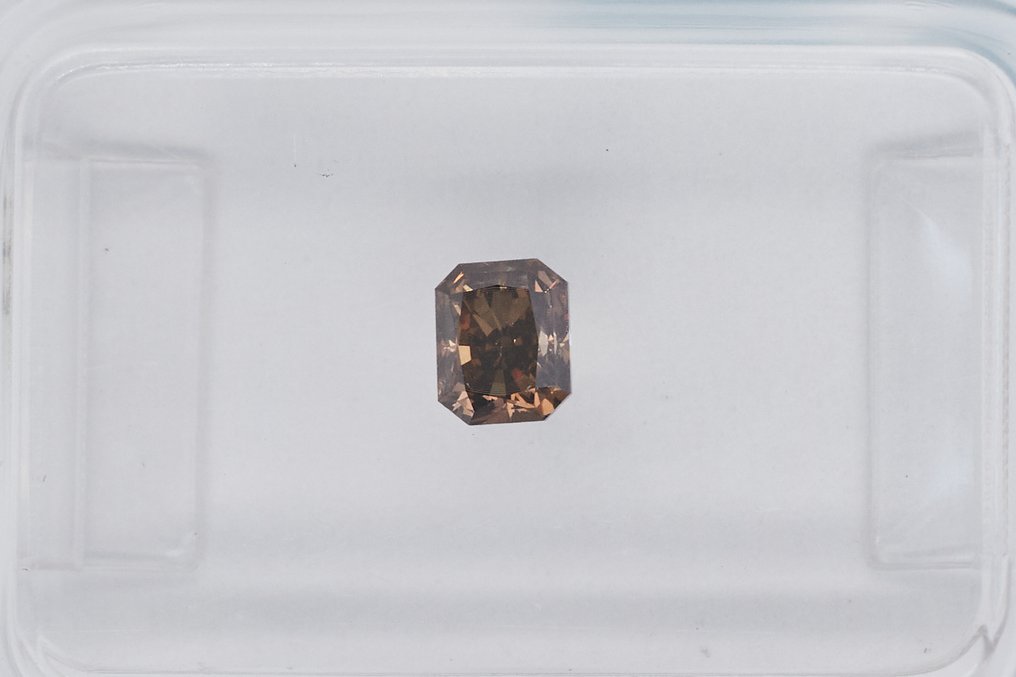 没有保留价 - 1 pcs 钻石  (天然色彩的)  - 0.30 ct - 矩形 - Fancy deep 稍帶黄色的 棕色 - SI1 微内含一级 - 国际宝石研究院（IGI） #1.0