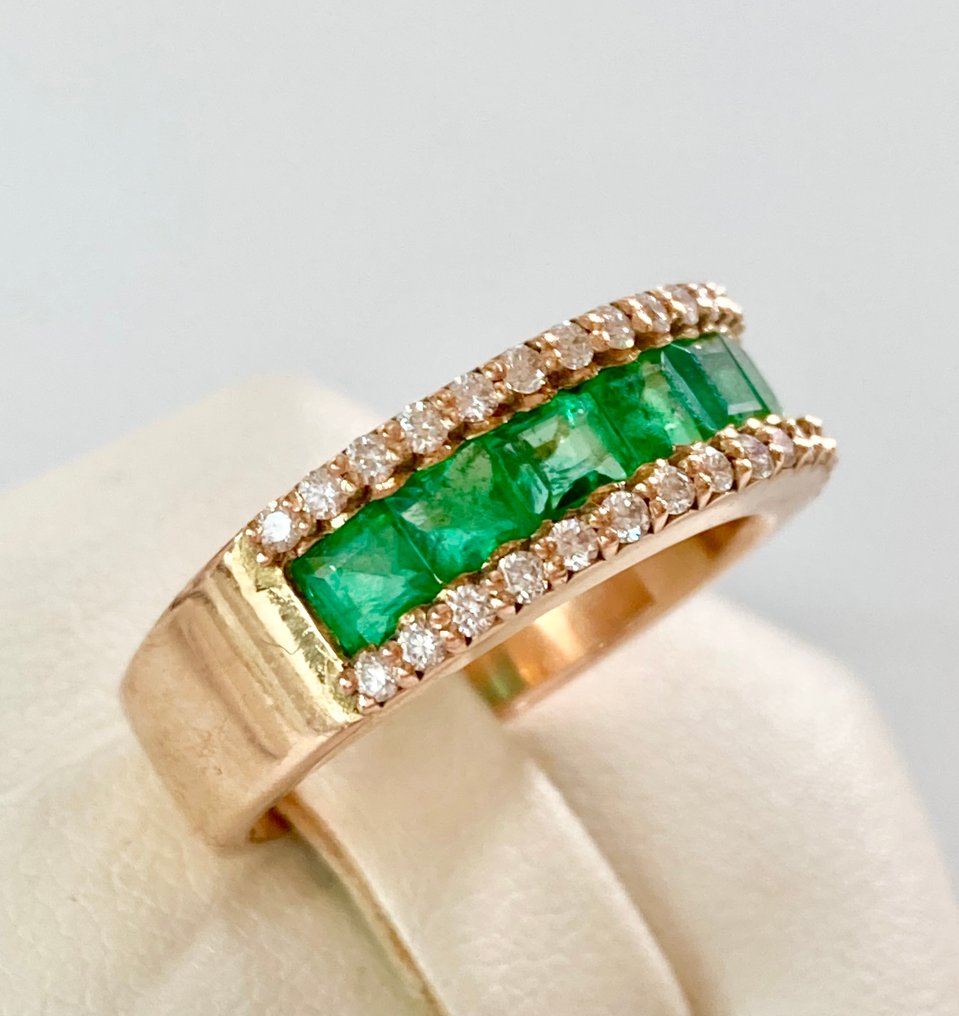 Ring - 18 kt. Yellow gold -  2.20ct. tw. Emerald - Diamond #1.0