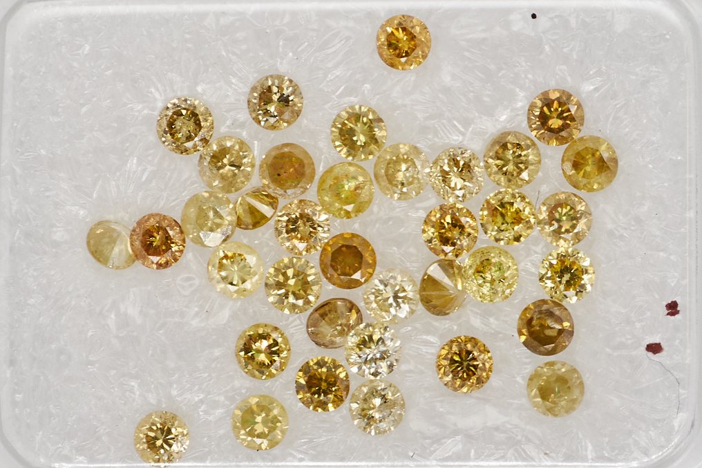Sin Precio de Reserva - 37 pcs Diamante (Color tratado) - 0.99 ct - Redondo - I1, I2, I3 - Gem Report Antwerp (GRA) #1.0