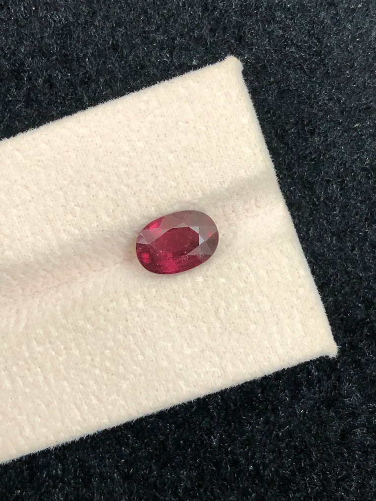 沒有保留價 - 1 pcs  粉色 鎂鐵榴石, 石榴石  - 2.59 ct - 國際有色寶石協會 (ICA GemLab) #3.2