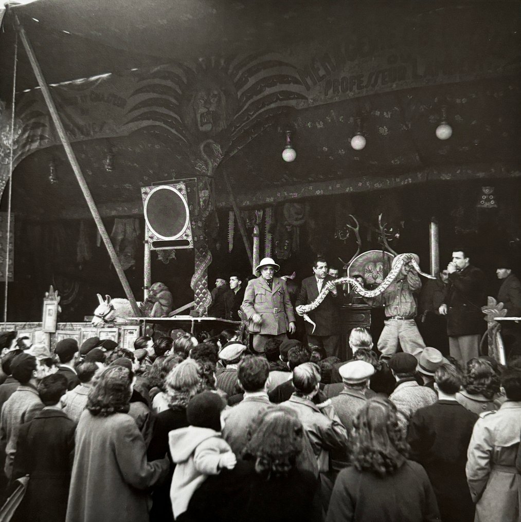 Robert Doisneau (1912–1994) - La Ménagerie coloniale du professeur Lambert, Paris, 1952 #1.0