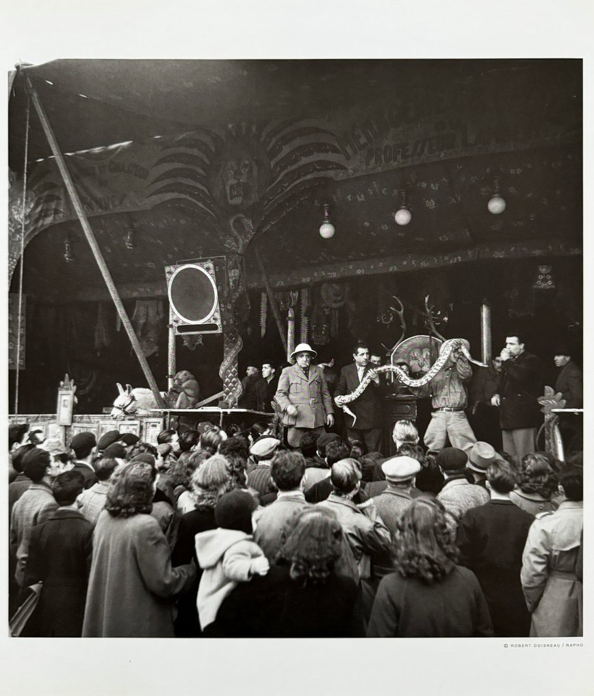 Robert Doisneau (1912–1994) - La Ménagerie coloniale du professeur Lambert, Paris, 1952 #1.0