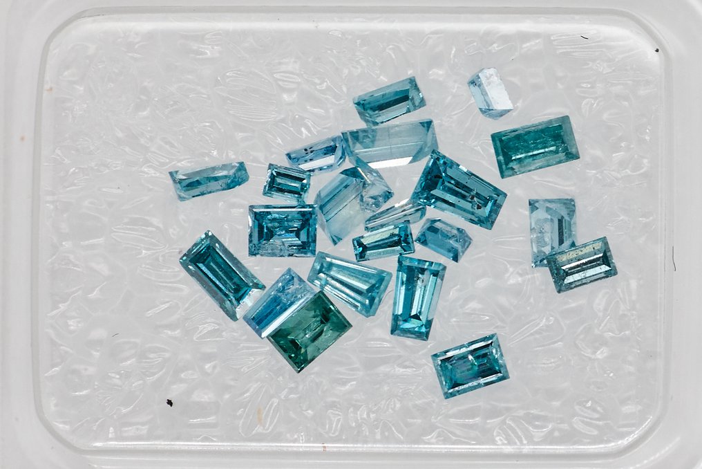 Sin precio de reserva - 22 pcs Diamante (Color tratado) - 0.96 ct - Rectángulo - SI1, SI2, I1, I2, I3 - Gem Report Antwerp (GRA) #2.1