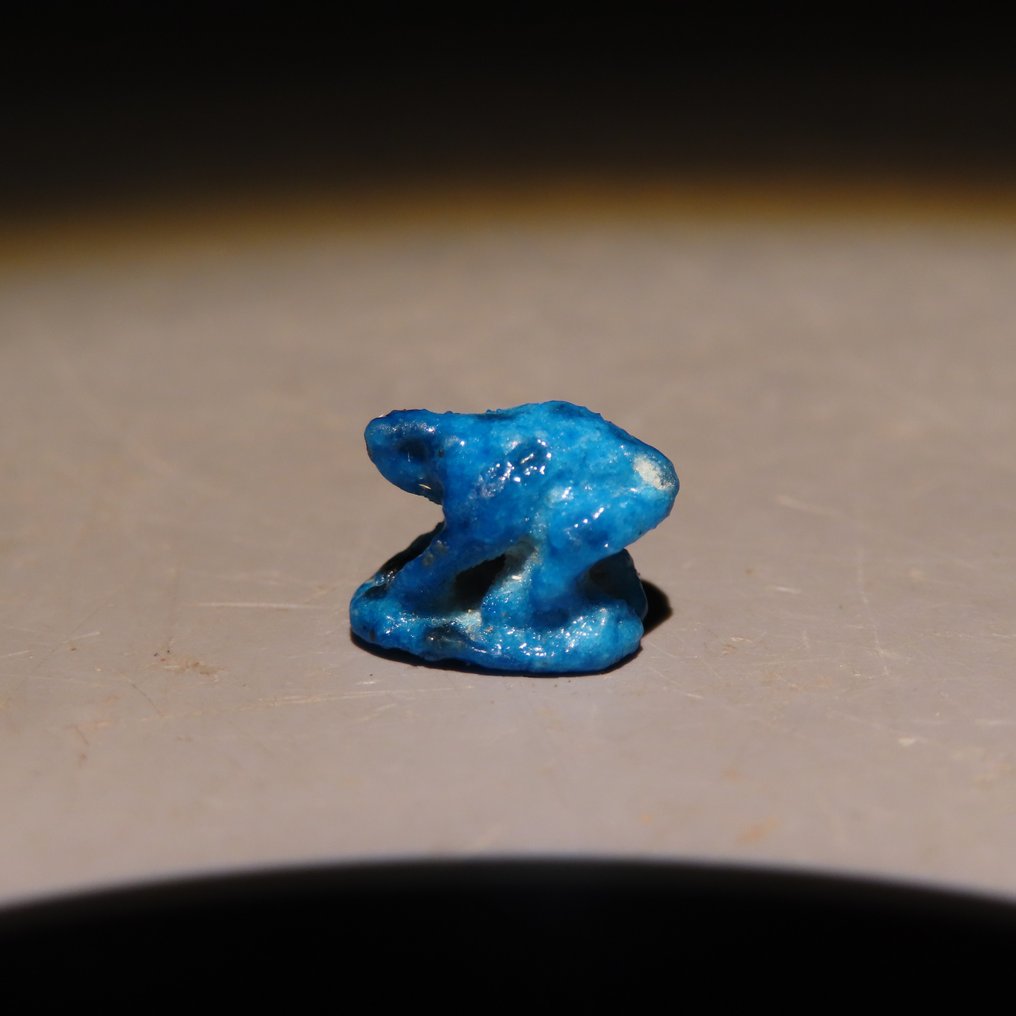 Antigo Egito, Pré-dinástico Faience Amuleto. Período Tardio, 664 - 332 a.C. Comprimento de 1,3 cm. #3.2