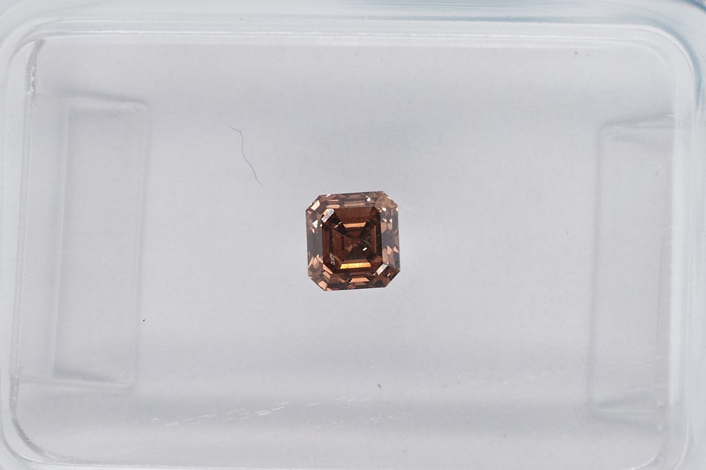 No reserve price - 1 pcs Diamond  (Natural coloured)  - 0.25 ct - Square - Fancy deep Yellowish Brown - SI1 - International Gemological Institute (IGI) #1.0