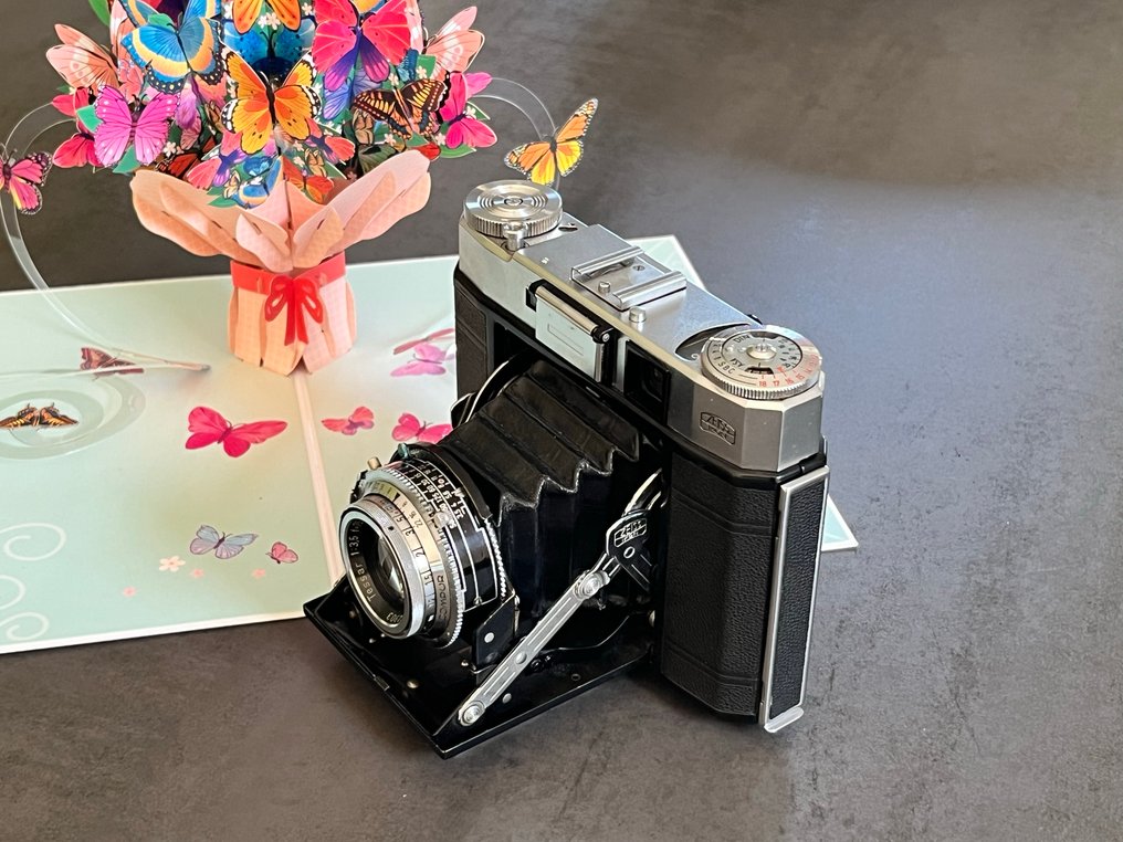 Zeiss Ikon Super Ikonta IV ( 534/16 ) with Tessar lens. Near mint and perfect working. Middenformaatcamera #2.1