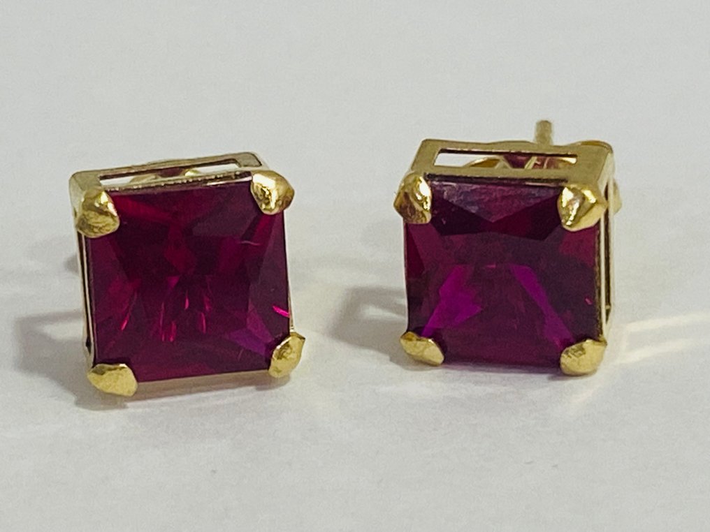 Sans prix de réserve - Boucles d'oreilles - 18 carats Or jaune - 1.00ct. tw. Rubis #1.0