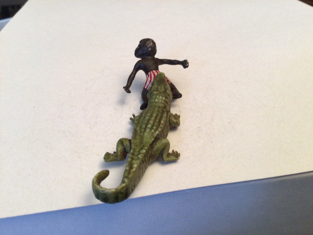 Sculpture, Aie aie aie - 2 cm - Cold painted bronze #3.2