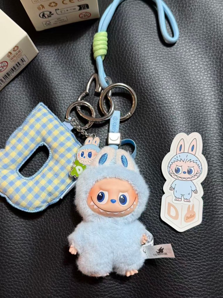 Pop Mart  - Toy figurine Pop Mart Labubu The Monsters Pin for Love Series "D" #2.1