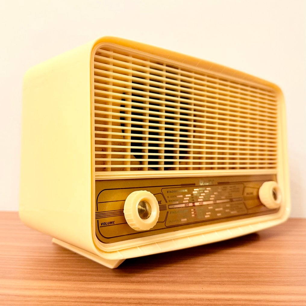 WEST - BABY - 1955 - MINI TUBE RADIO - EXTREMELY RARE COLLECTOR’S ITEM Rør-radio #2.1